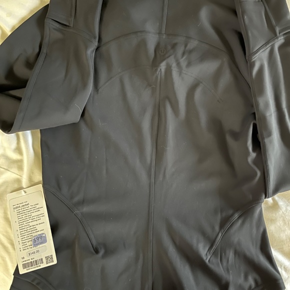 Lululemon - Picture 2 of 2